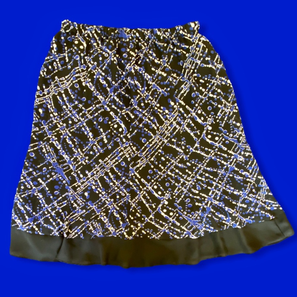 🔥$0 Bargain Bin🔥Skirt - Picture 2 of 10
